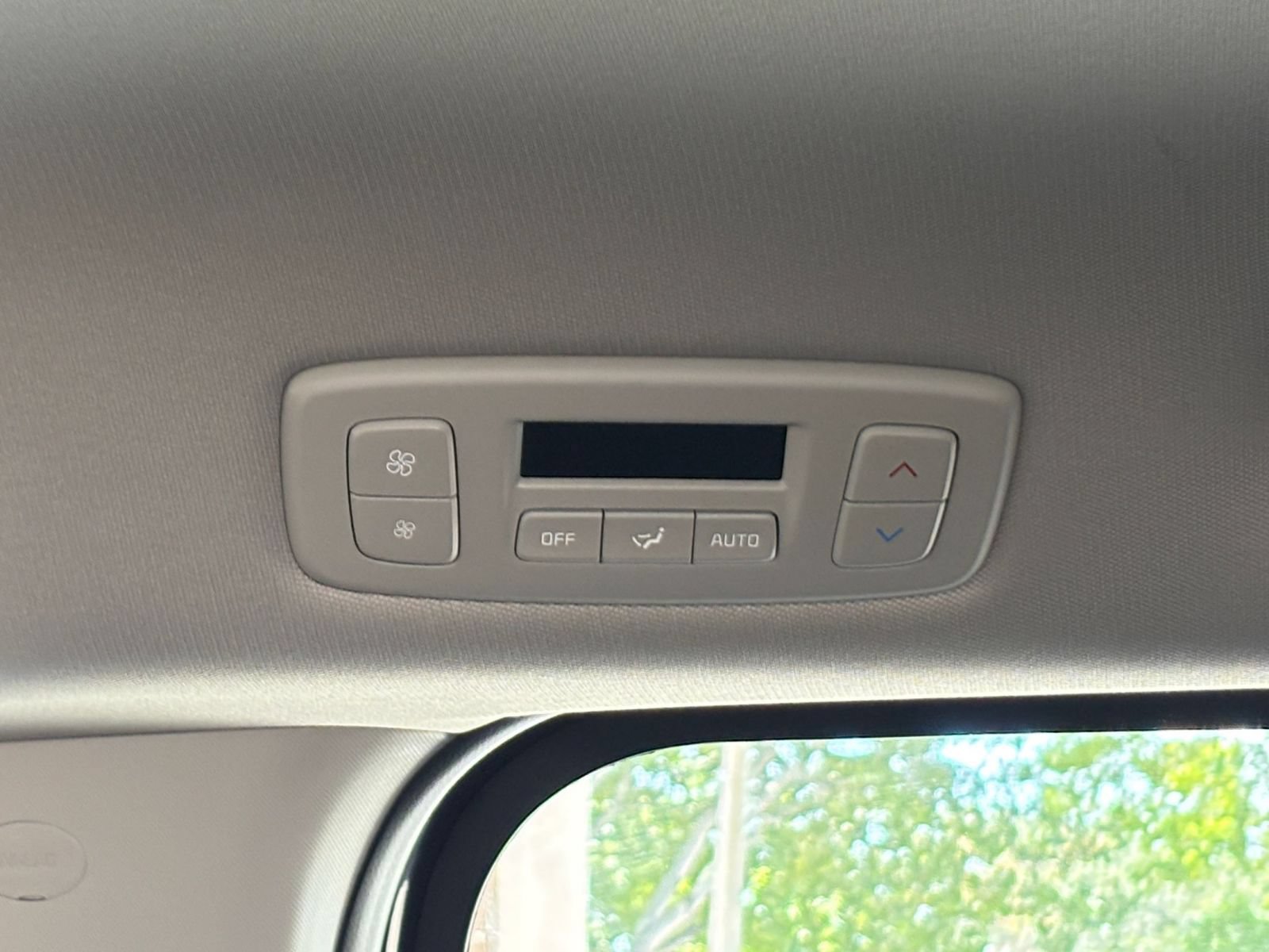 Used 2026 Kia Carnival FWD image 24