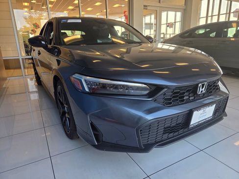 Certified 2025 Honda Civic Sport image 3