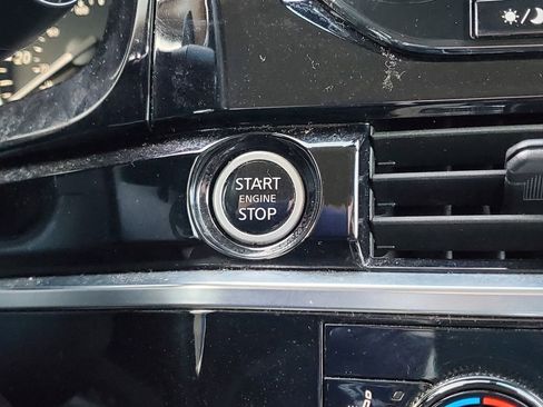 Used 2023 Nissan Pathfinder SL image 31