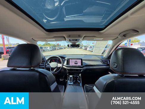 Used 2024 Volkswagen Atlas Peak Edition SE image 32