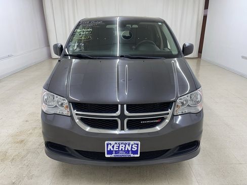 Used 2019 Dodge Grand Caravan SE w/ UConnect Hands-Free Group image 8