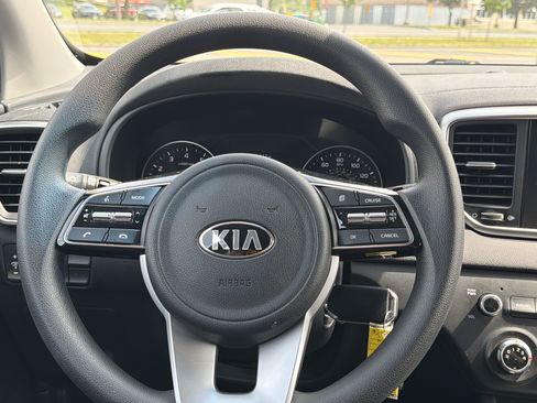 Used 2021 Kia Sportage LX AWD/4WD image 12
