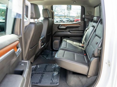 Used 2023 GMC Sierra 1500 Denali w/ Technology Package AWD/4WD image 12