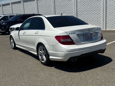 Used 2012 Mercedes-Benz C 300 4MATIC Sedan image 3