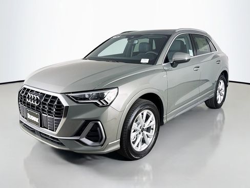 Certified 2025 Audi Q3 2.0T Premium w/ Convenience Package AWD/4WD image 3
