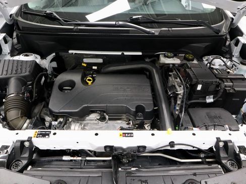 Used 2024 Chevrolet Equinox LS w/ Driver Confidence II Package FWD image 16