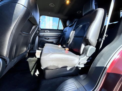 Used 2018 Ford Explorer XLT w/ Equipment Group 202A image 22