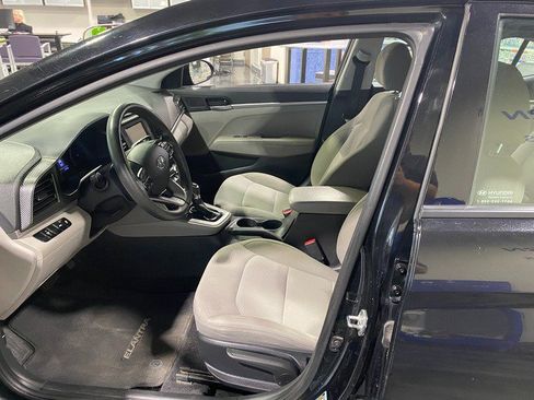 Used 2020 Hyundai Elantra SE FWD image 13