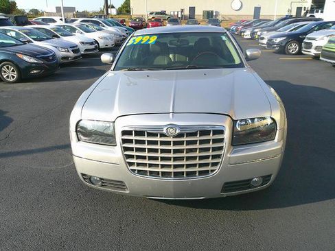 Used 2005 Chrysler 300 Touring image 4