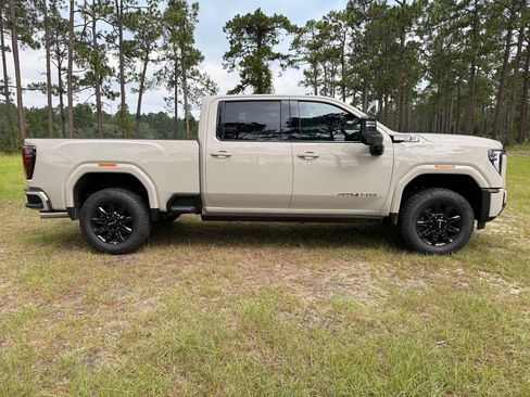 New 2026 GMC Sierra 2500 AT4 w/ AT4 Premium Plus Package AWD/4WD image 11