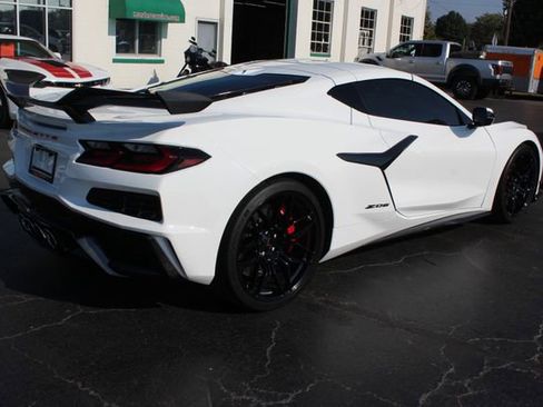 Used 2025 Chevrolet Corvette Z06 w/ Z07 Performance Package image 29