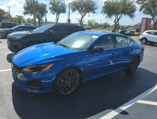 Certified 2025 Nissan Altima 2.5 SR w/ SR Premium Package FWD image 5