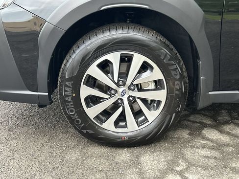 Certified 2025 Subaru Outback Premium AWD/4WD image 10