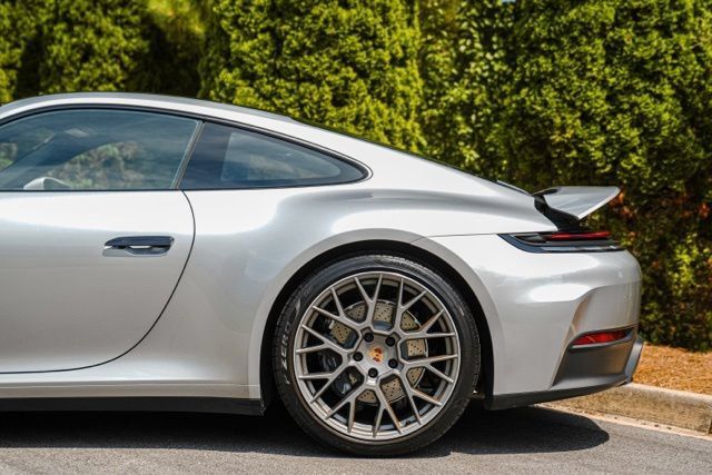 Used 2025 Porsche 911 Carrera RWD image 11