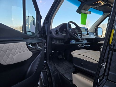 Used 2024 Mercedes-Benz Sprinter 3500 image 28