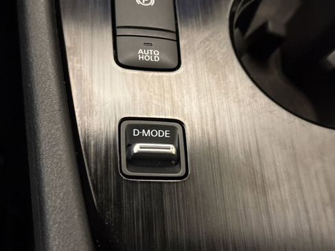 Used 2022 Nissan Rogue SV image 27