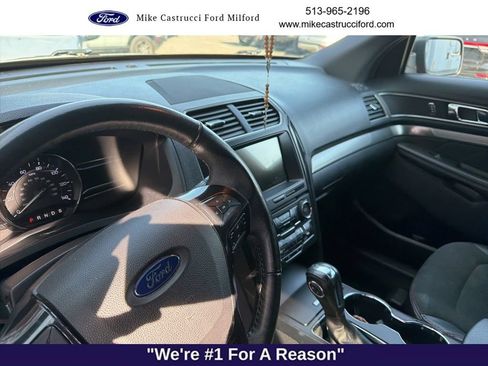 Used 2018 Ford Explorer XLT w/ Equipment Group 202A FWD image 13