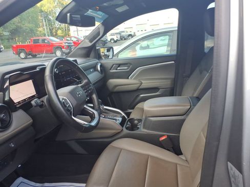 Used 2024 Chevrolet Colorado ZR2 w/ ZR2 Convenience Package III AWD/4WD image 7