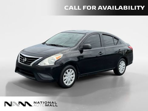 Used 2015 Nissan Versa S FWD image 1
