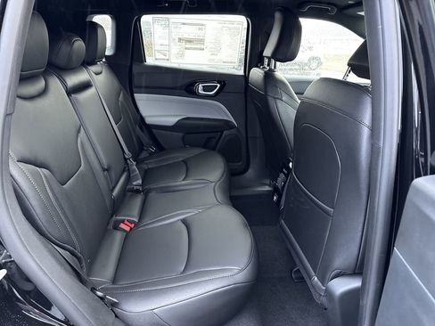 New 2026 Jeep Compass Limited image 32