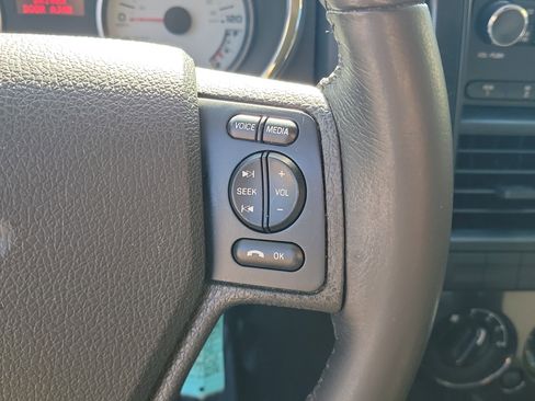 Used 2010 Ford Explorer Sport Trac XLT image 19