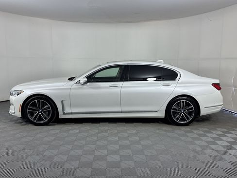 Used 2022 BMW 750i xDrive AWD/4WD image 2