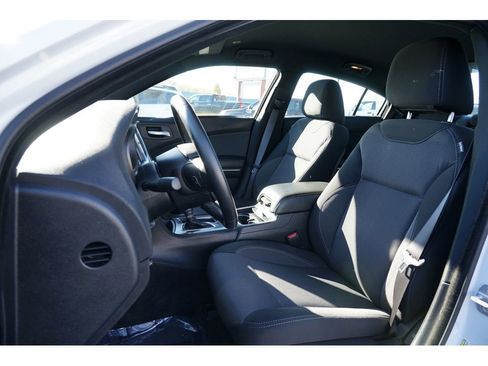 Used 2018 Dodge Charger SXT image 12