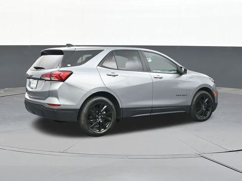 Used 2024 Chevrolet Equinox LS w/ LS Convenience Package image 16