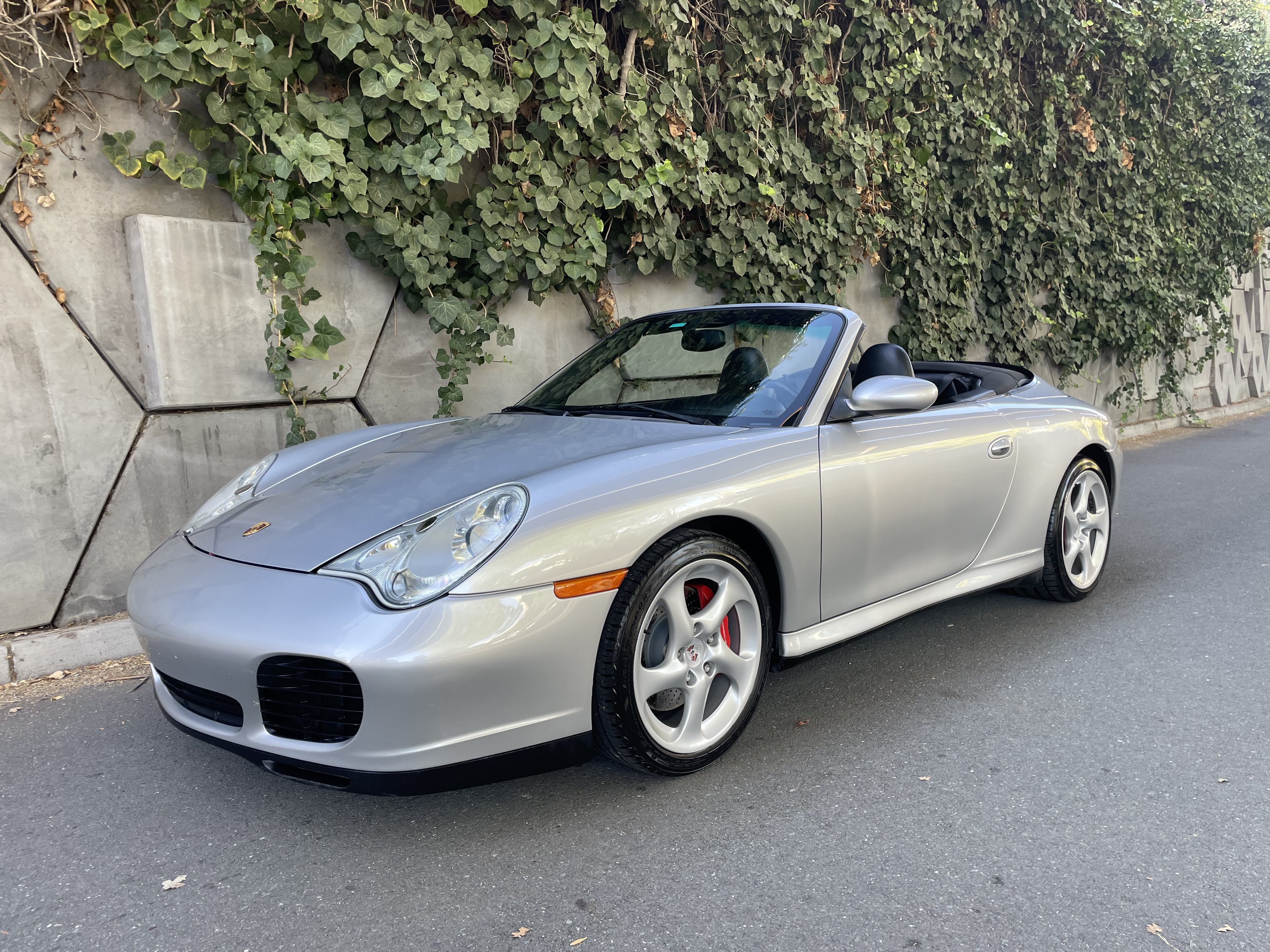 Used 2004 Porsche 911 Carrera 4S AWD/4WD image 10