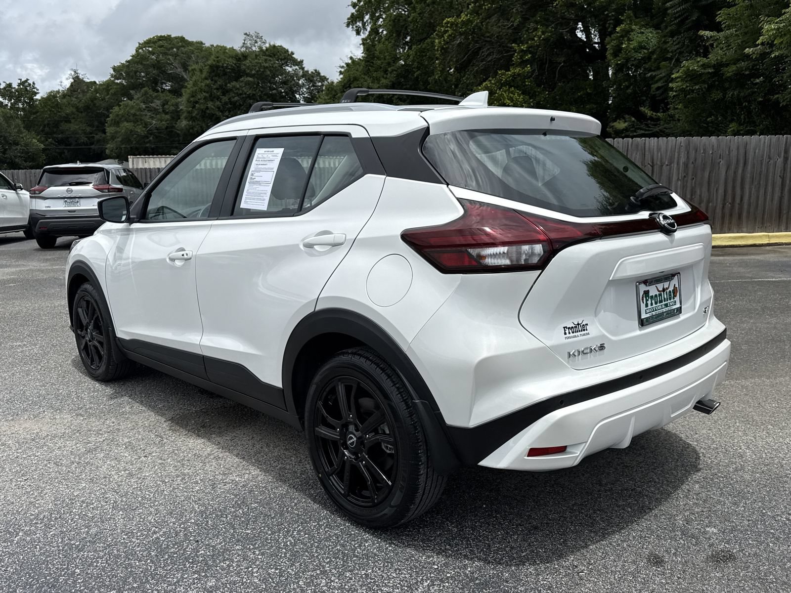 Used 2023 Nissan Kicks SV w/ Exterior Package FWD image 3