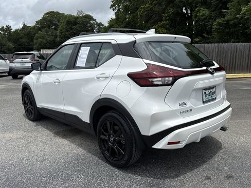 Used 2023 Nissan Kicks SV w/ Exterior Package FWD image 3