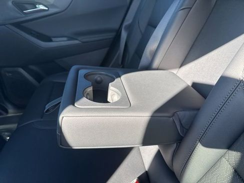 New 2026 Chevrolet Equinox LT w/ Convenience Package II FWD image 40