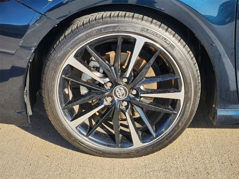 Used 2018 Toyota Camry XSE image 10