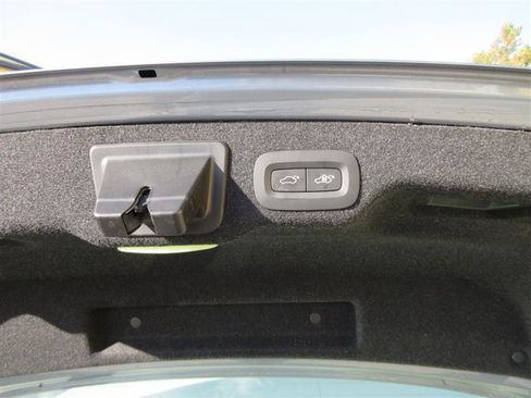 Used 2018 Volvo S90 T5 Momentum w/ Convenience Package image 7