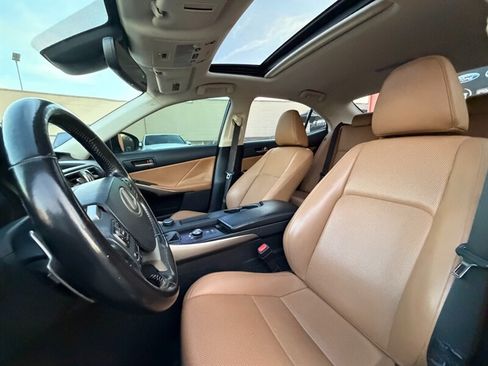 Used 2018 Lexus IS 300 RWD image 25