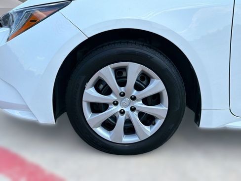 Used 2022 Toyota Corolla LE FWD image 12