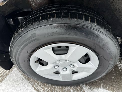 Used 2013 Nissan Rogue S image 23