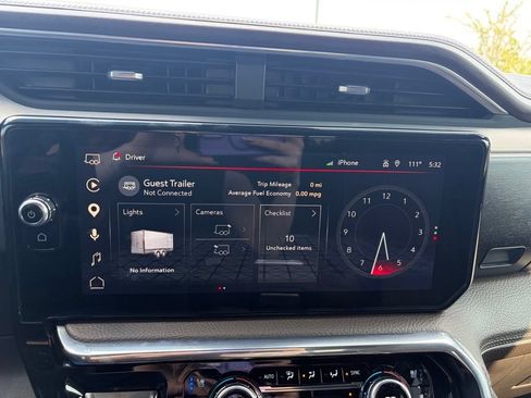 Used 2025 GMC Sierra 2500 Denali w/ Denali Reserve Package AWD/4WD image 36