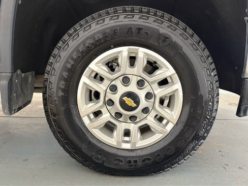 Used 2022 Chevrolet Silverado 2500 LT w/ Convenience Package AWD/4WD image 11