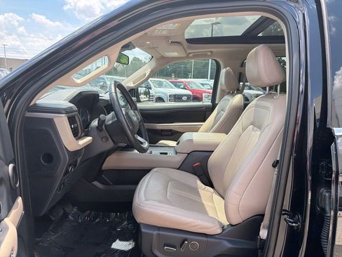 Used 2024 Ford Expedition Max Limited RWD image 11