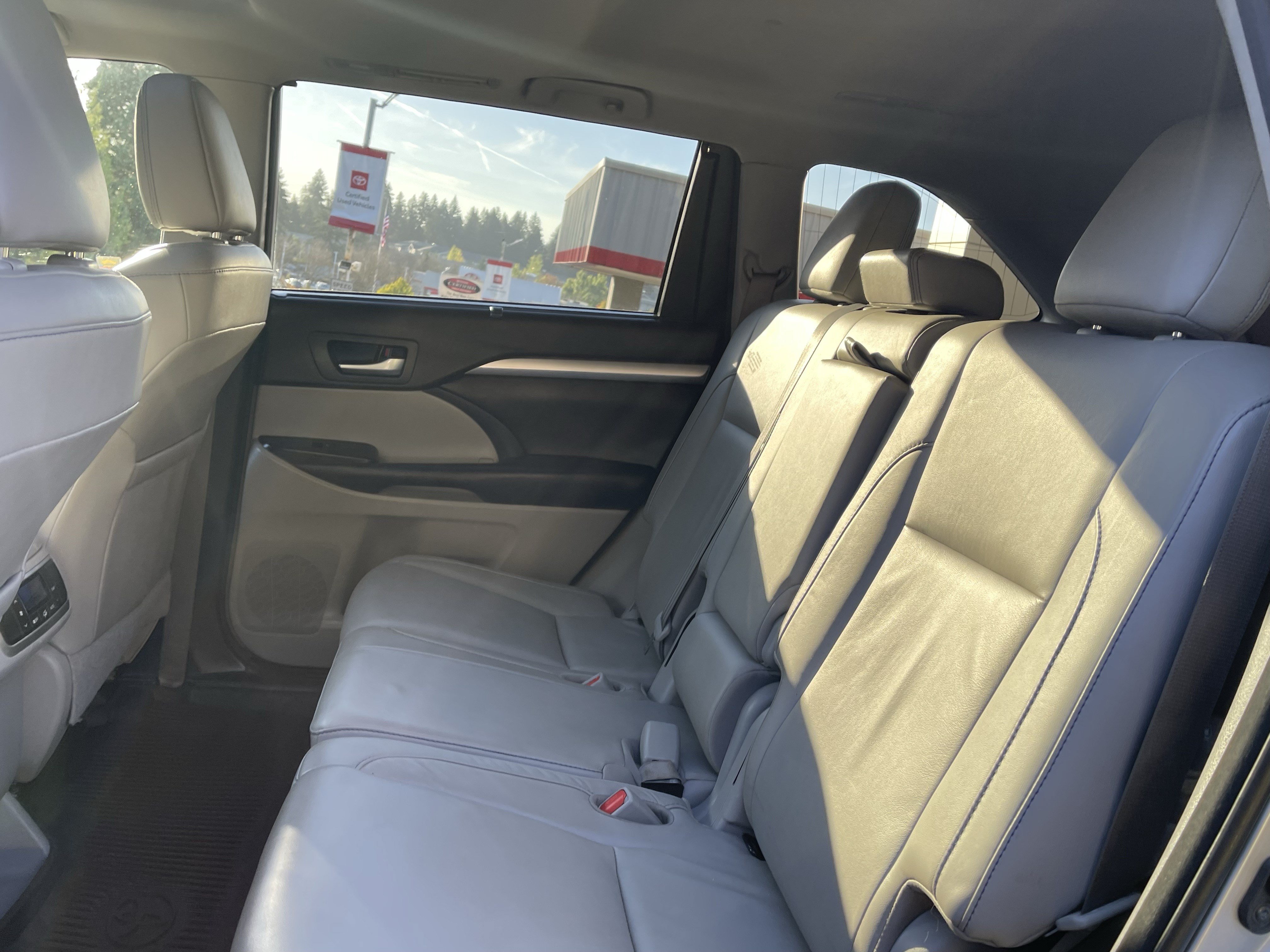 Certified 2018 Toyota Highlander XLE AWD/4WD image 15