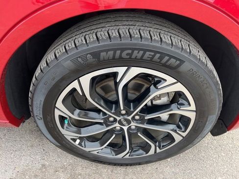 Used 2024 Lincoln Nautilus Reserve image 17