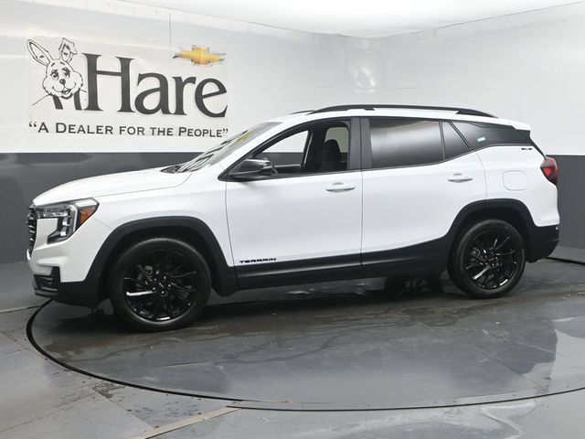 Used 2023 GMC Terrain SLE w/ Driver Convenience Package FWD image 32