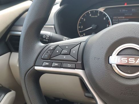 Certified 2025 Nissan Altima 2.5 SV FWD image 27