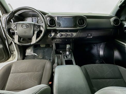 Used 2017 Toyota Tacoma TRD Sport w/ Tow Package image 15