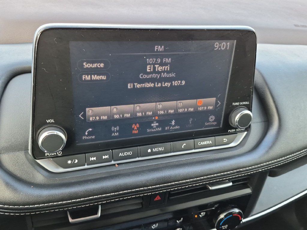 Used 2023 Nissan Rogue S FWD image 18