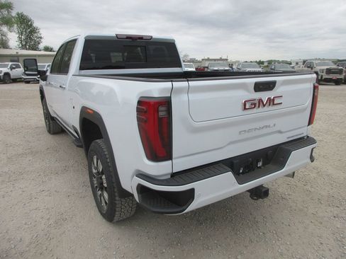 New 2026 GMC Sierra 2500 Denali w/ Denali Reserve Package image 7