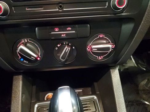 Used 2017 Volkswagen Jetta S image 18