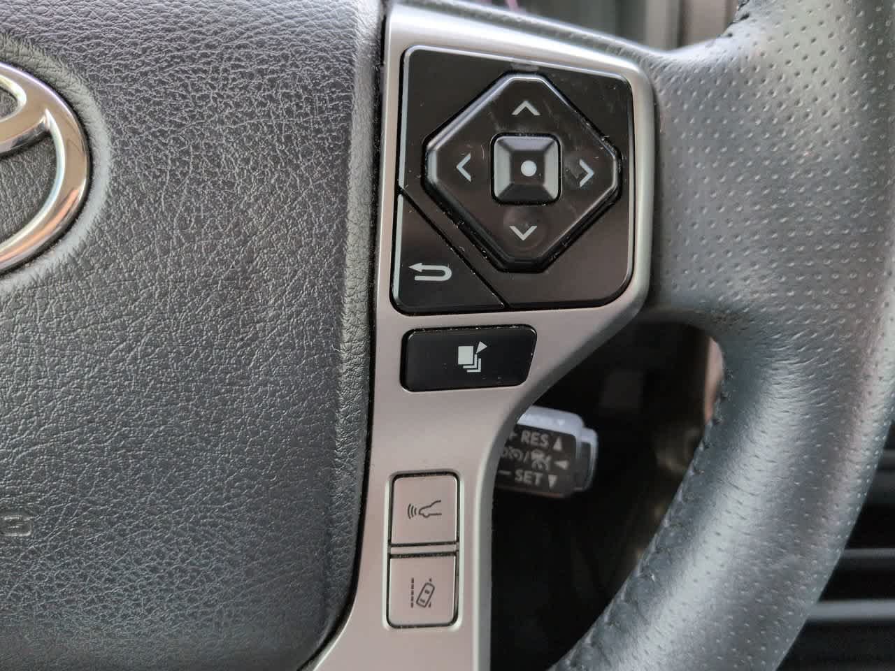 Used 2022 Toyota 4Runner SR5 Premium w/ Moonroof Package RWD image 26