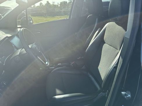 Used 2020 Buick Encore Preferred image 14